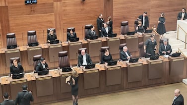 Oficialismo insiste en alejarse de la barra de prensa en el Congreso: ¿qué implica estar a espaldas de los periodistas?