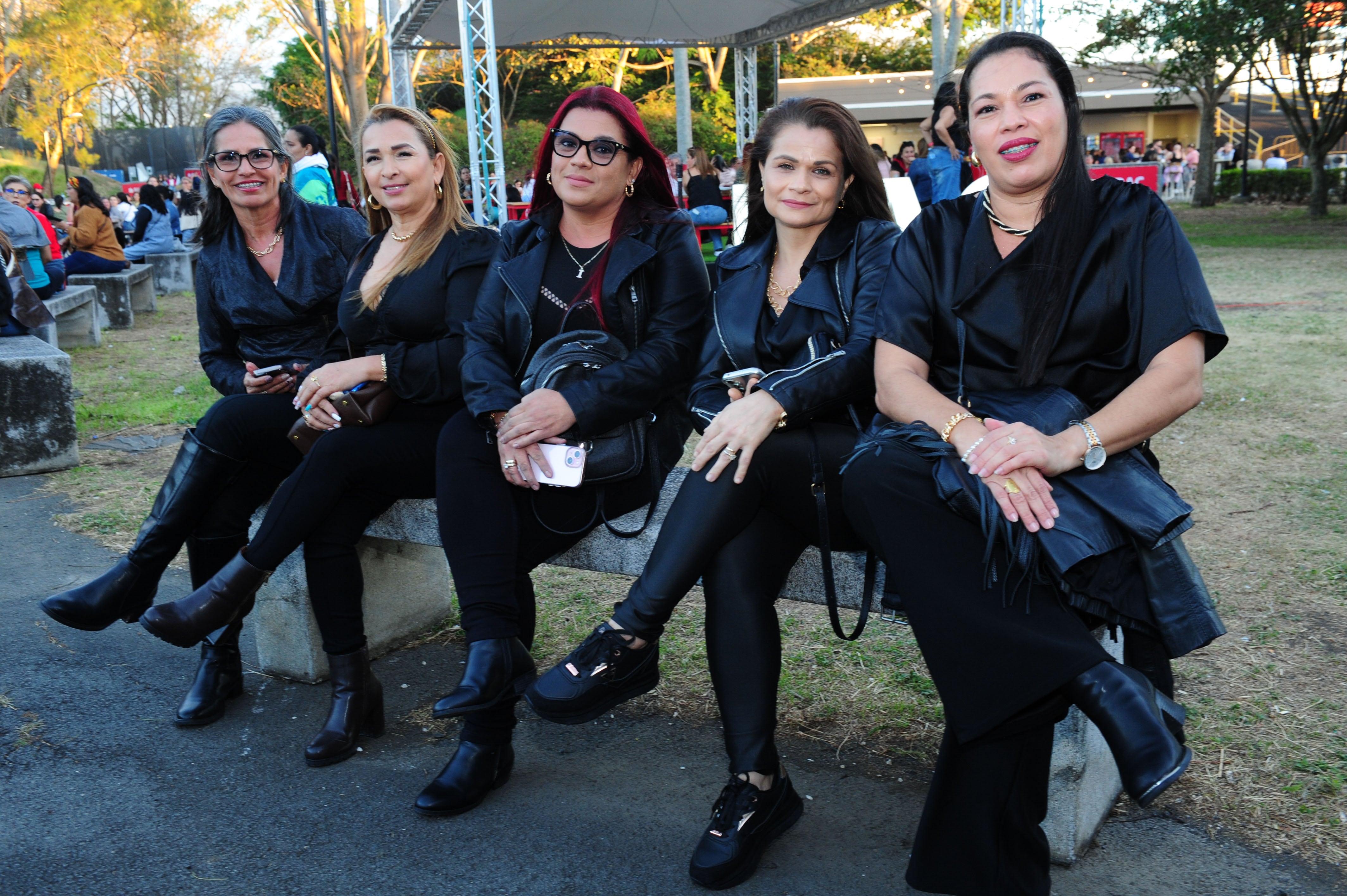 Tour con PANDORA Y FLANS