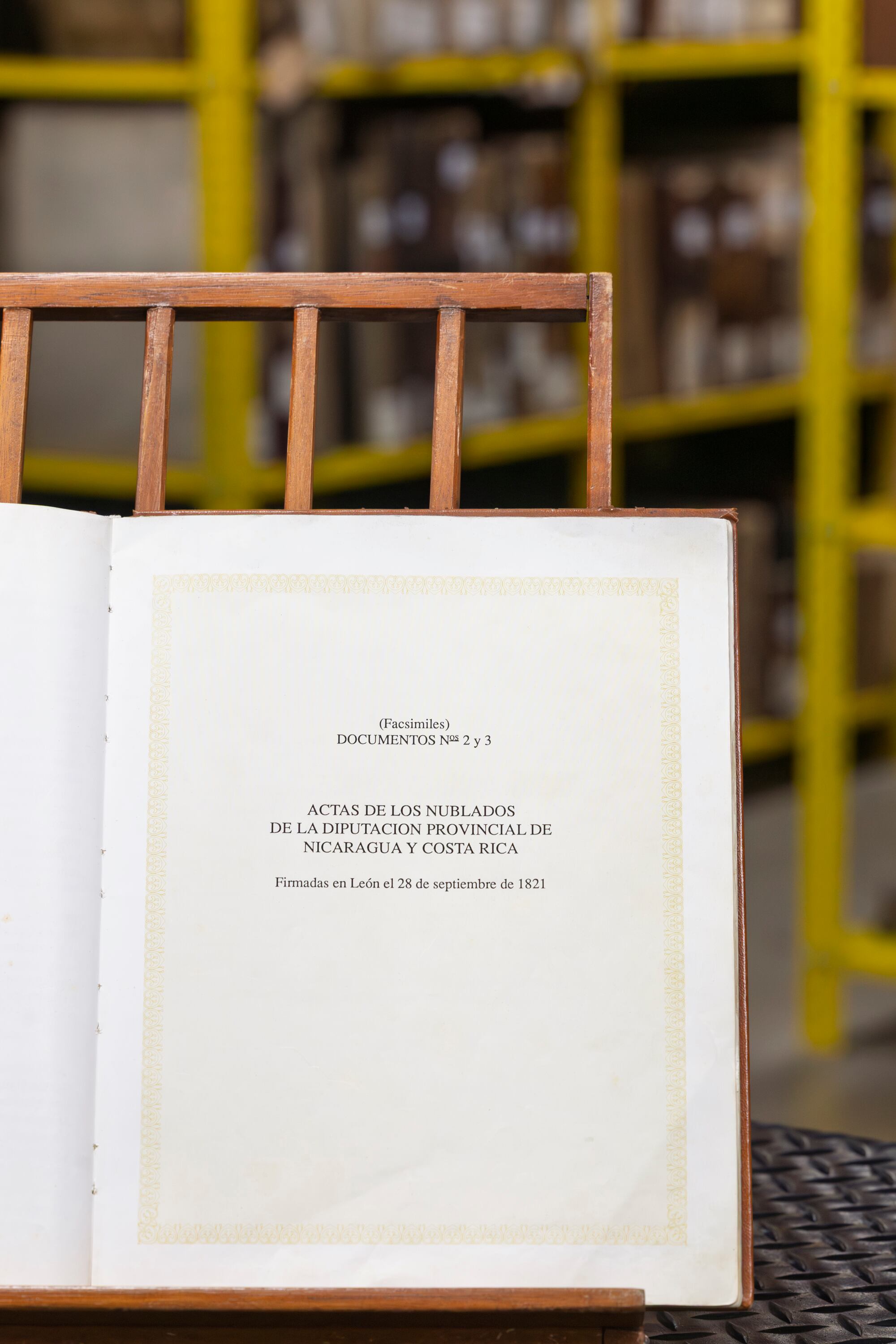 11/09/2025, San José, Archivo Nacional, fotografías de las reproducciones del Acta de la independencia, el Acta de los Nublados del Día y el Pacto de Concordia.