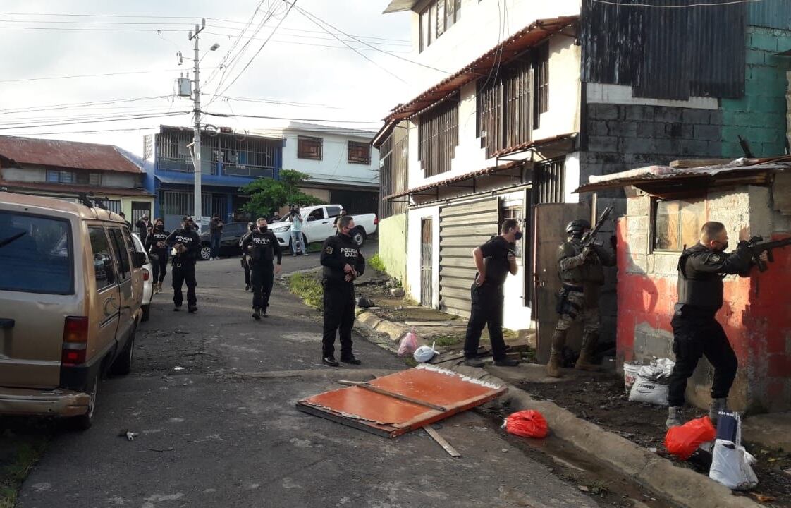 Hubo gran despliegue, debido a que Pavas fue el año pasado el distrito josefino con más homicidios. Foto: Cortesía OIJ.