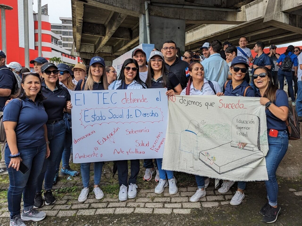 El Tec suspendió las clases para que el personal docente, administrativo y estudiantil acudiera a una marcha en contra del gobierno de Rodrigo Chaves, el pasado 25 de octubre: Foto; Tec