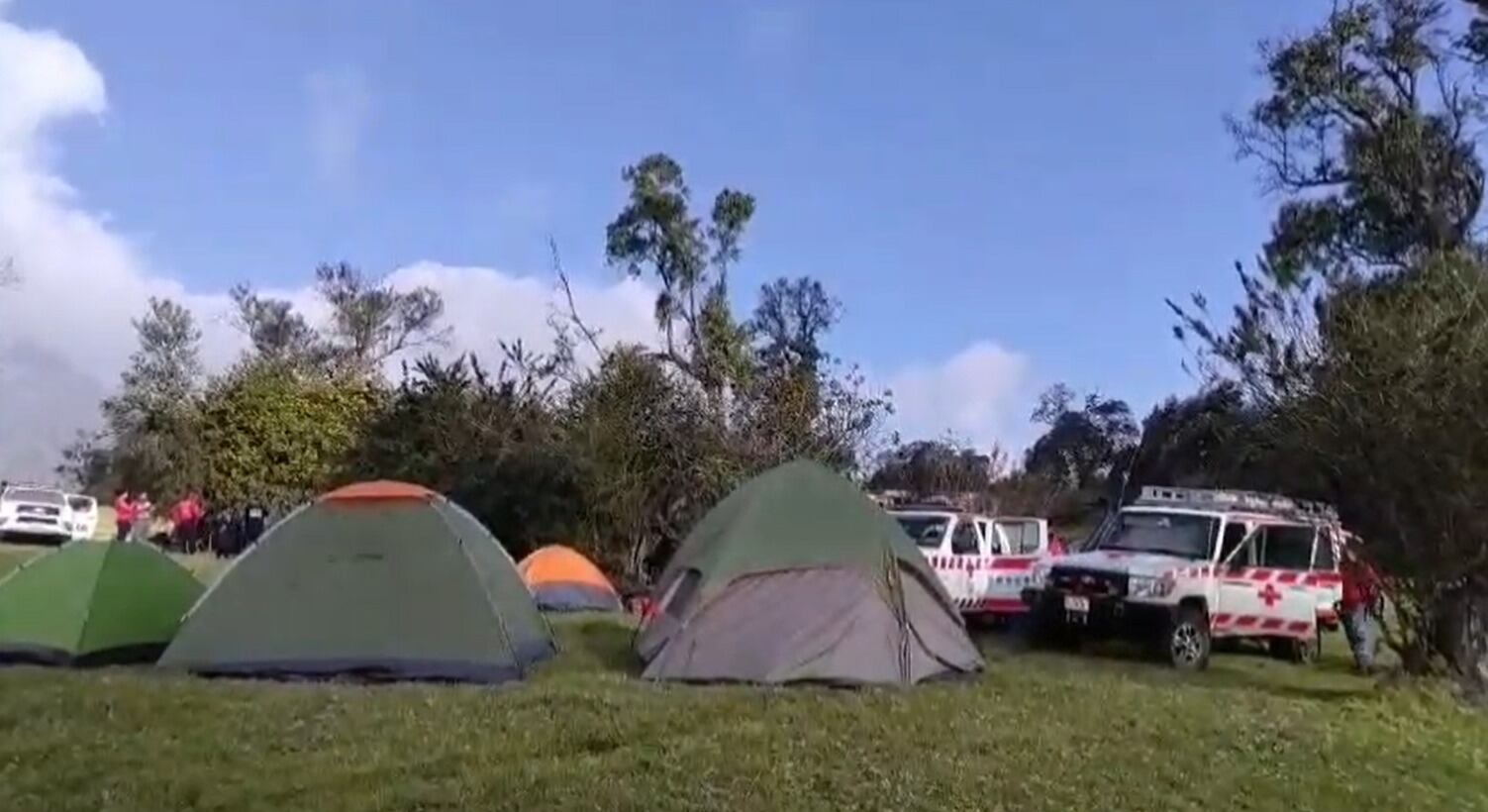 Rescate de la española de 39 años que sufrió fuertes golpes al caer en un cañón del río La Palma en el Volcán Turrialba.