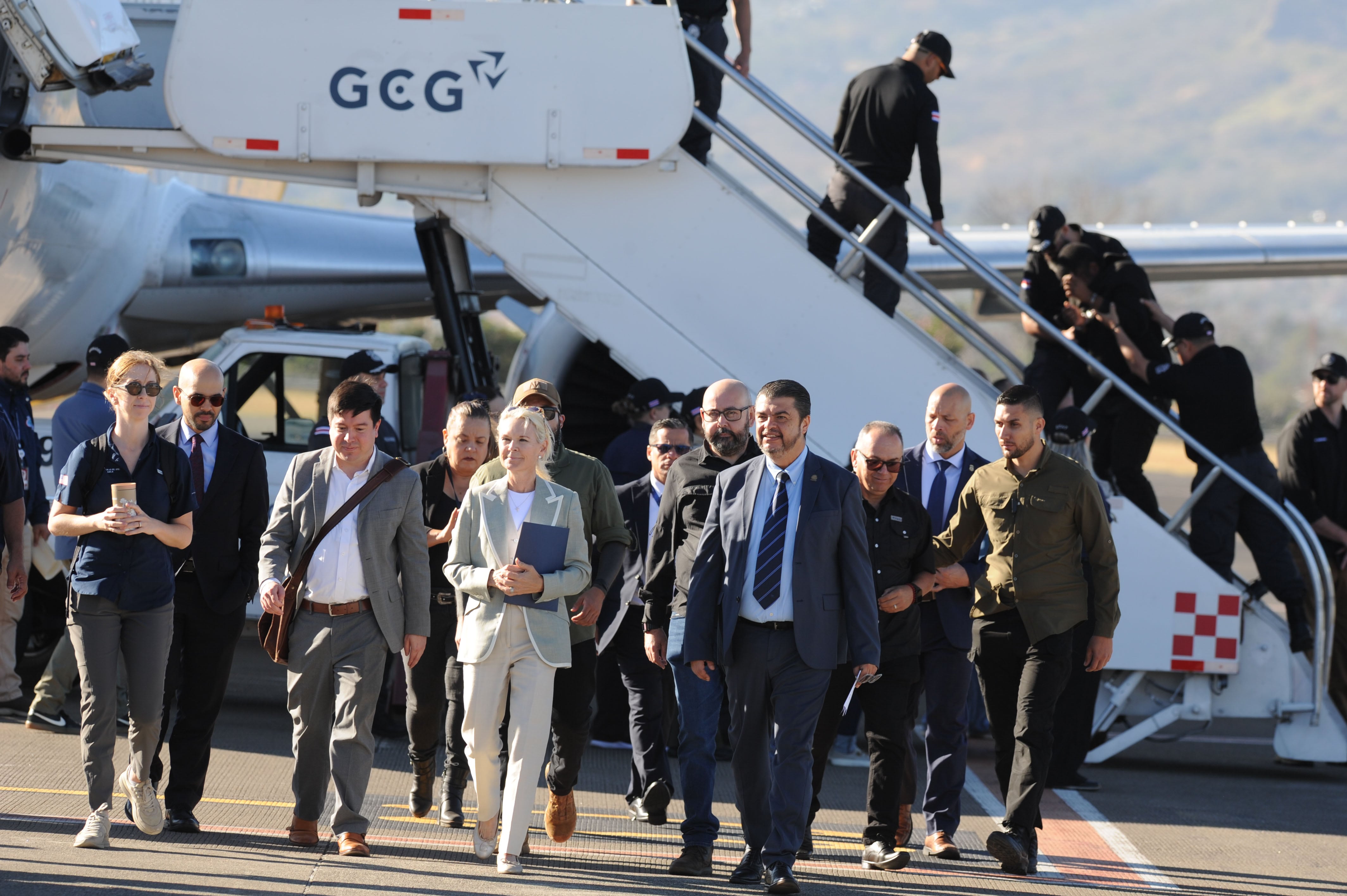 Deportación masiva en base 2