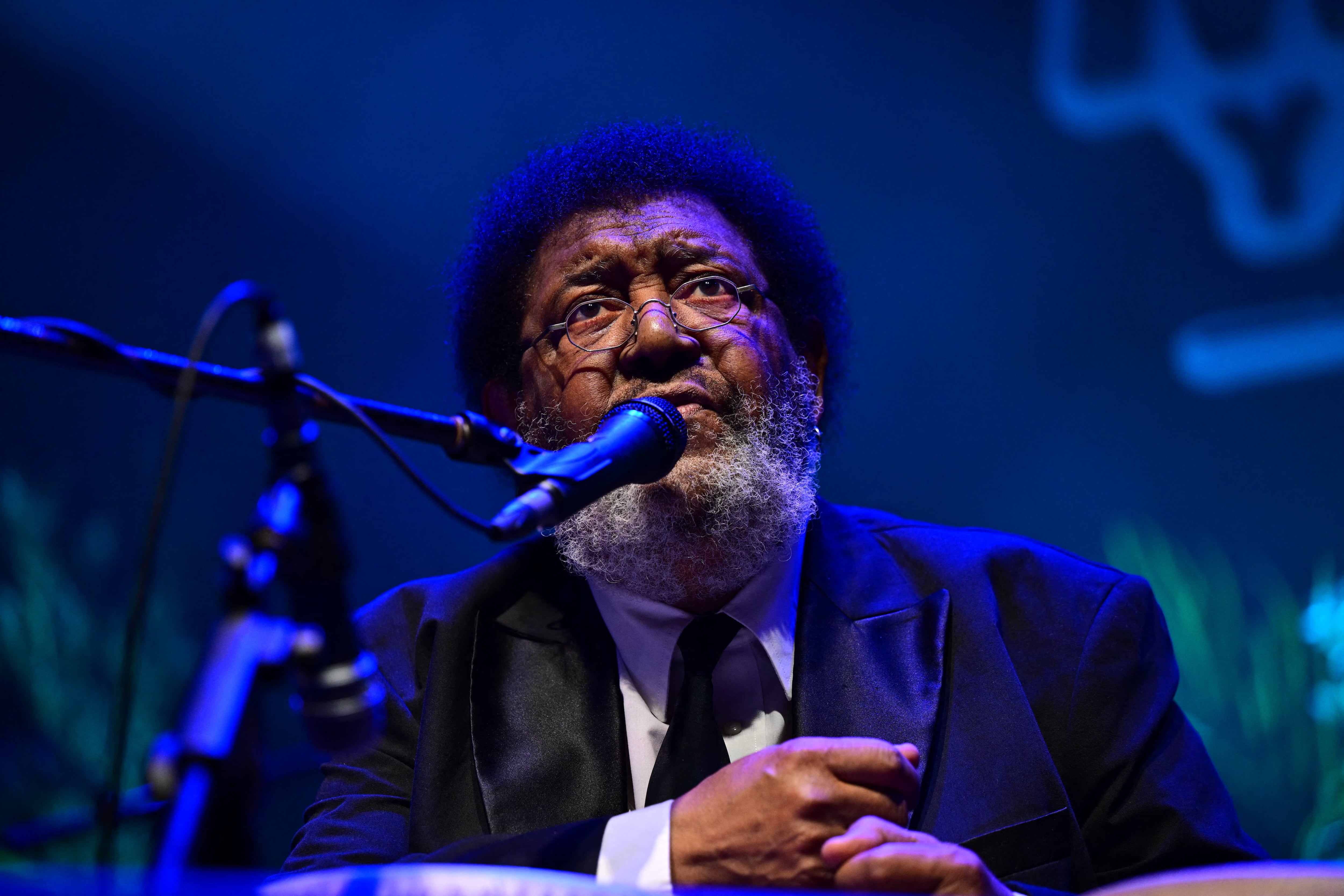 El músico y compositor uruguayo Rubén Rada se presenta durante el festival de música Medio y Medio en el Circo Voador de Río de Janeiro, Brasil, el 5 de setiembre de 2025.