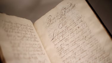 Hallan sistema de signos de hace 40.000 años que desafía el origen de la escritura