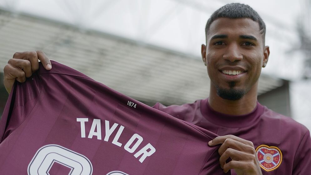 Gerald Taylor firmó con el Heart of Midlothian de Escocia. Foto: Twitter Heart of Midlothian