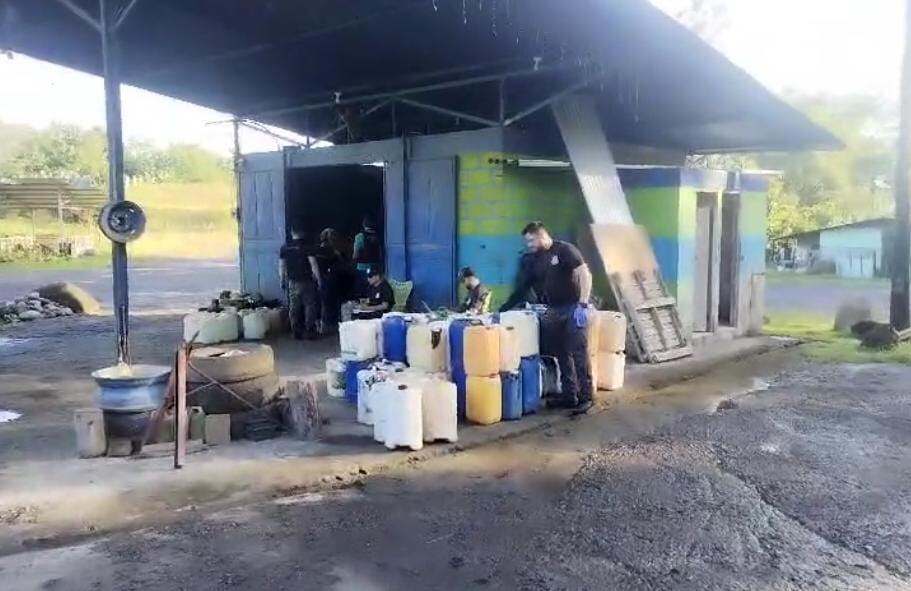 Pichingas decomisadas a banda dedicada al robo de combustible de Recope por el caso Huachicoleros.