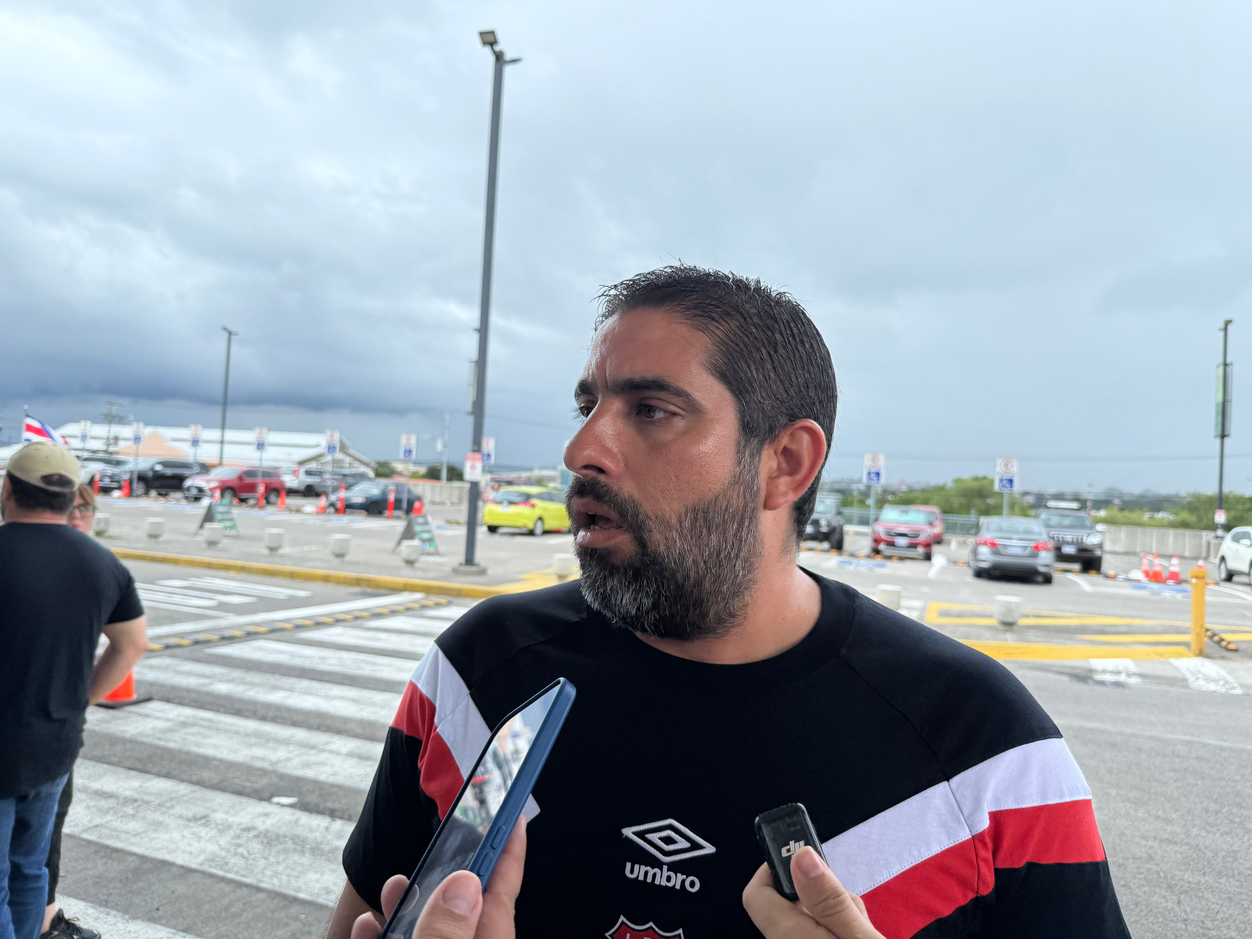 Carlos Vela confirmó que cuatro jugadores de Liga Deportiva Alajuelense tomaron una decisión incorrecta antes del viaje a Honduras.