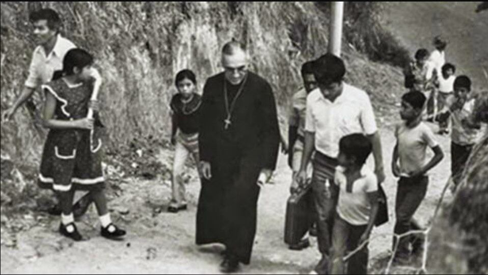 El sacerdote católico Óscar Arnulfo Romero, más conocido como monseñor Romero, era reconocido por sus homilías a favor de los derechos humanos.