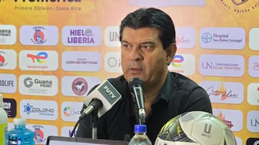 José Saturnino Cardozo enfurece ante los fallos de su equipo, que roza el último lugar del Torneo Clausura