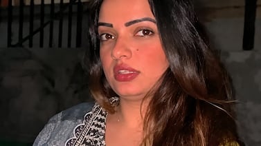 Influencer embarazada muere tras semanas hospitalizada por quemaduras; investigan presunto secuestro