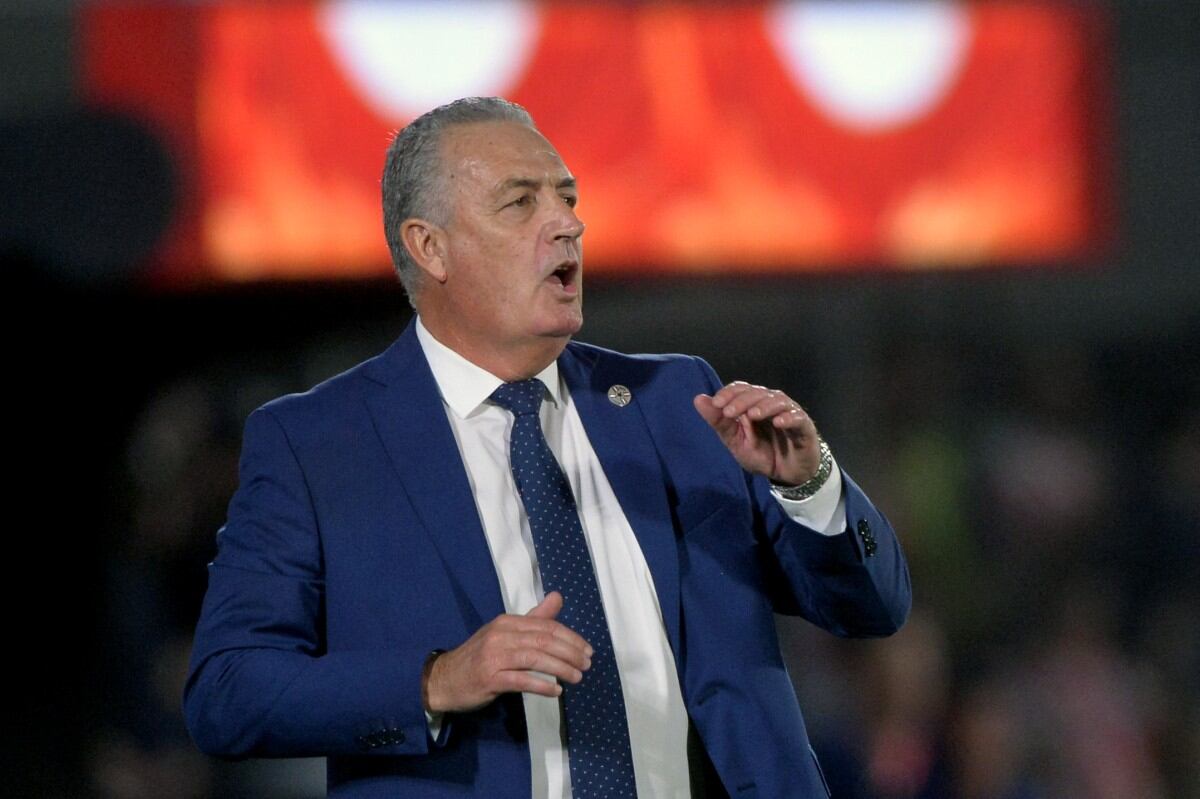 Gustavo Alfaro brilla como seleccionador de Paraguay, luego de su paso por la Selección de Costa Rica en 2024.
