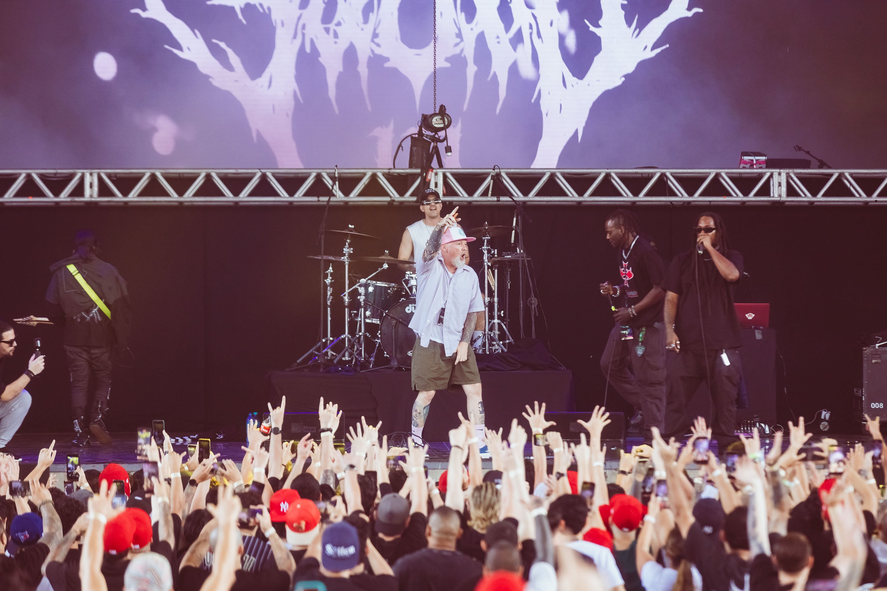 El vocalista de Limp Bizkit, Fred Durst durante el Festival Loserville recordó a su amigo Sam Rivers constantemente, él era el bajista del grupo y murió en octubre pasado