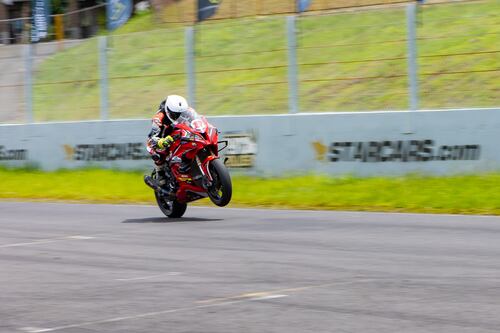 Costa Rica tiene campeón de motociclismo mucho antes de lo esperado