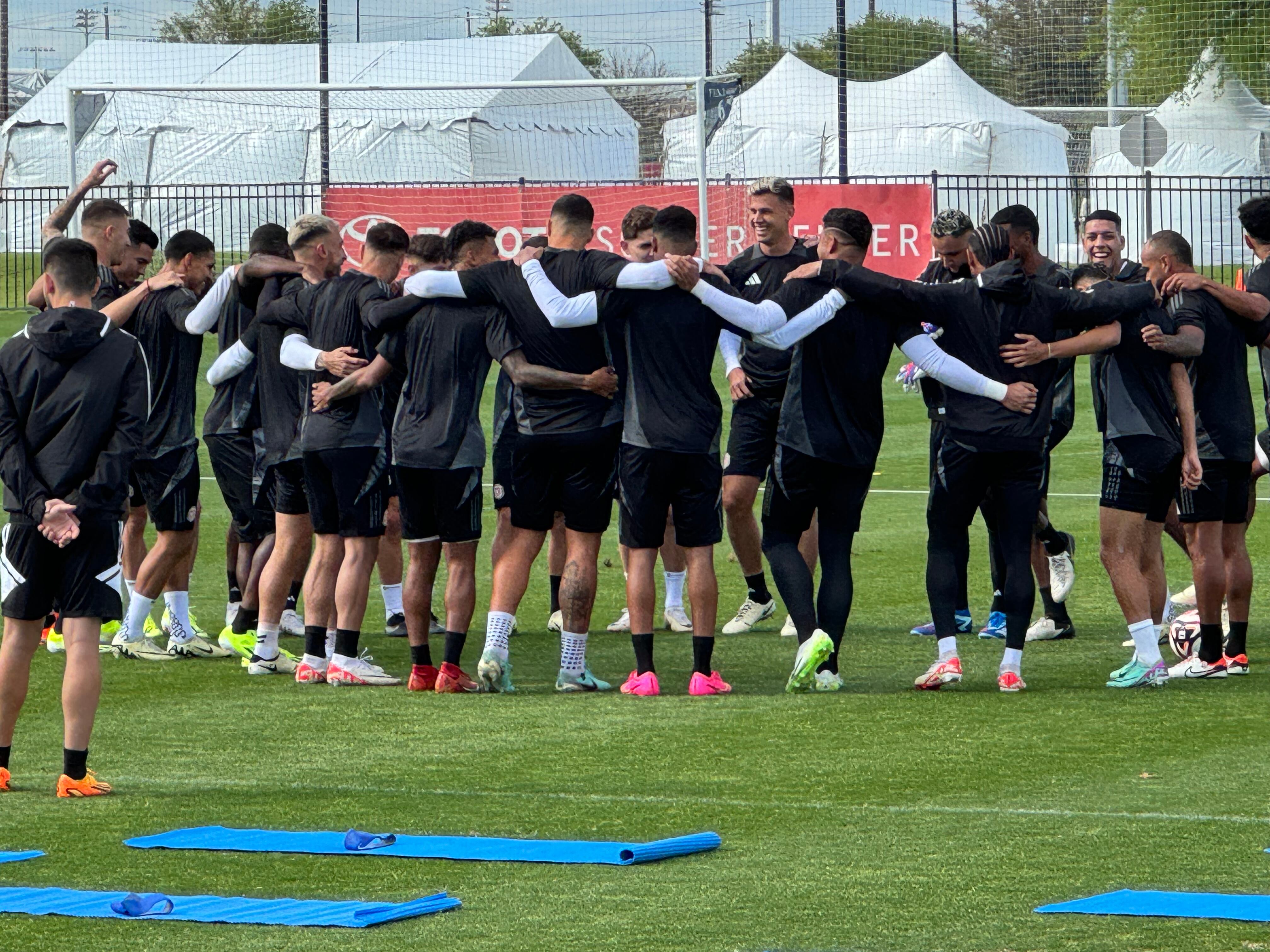 Entrenamiento de la Selección de Costa Rica previo al partido ante Honduras en las canchas de entrenamiento del Toyota Park en Frisco, Texas.