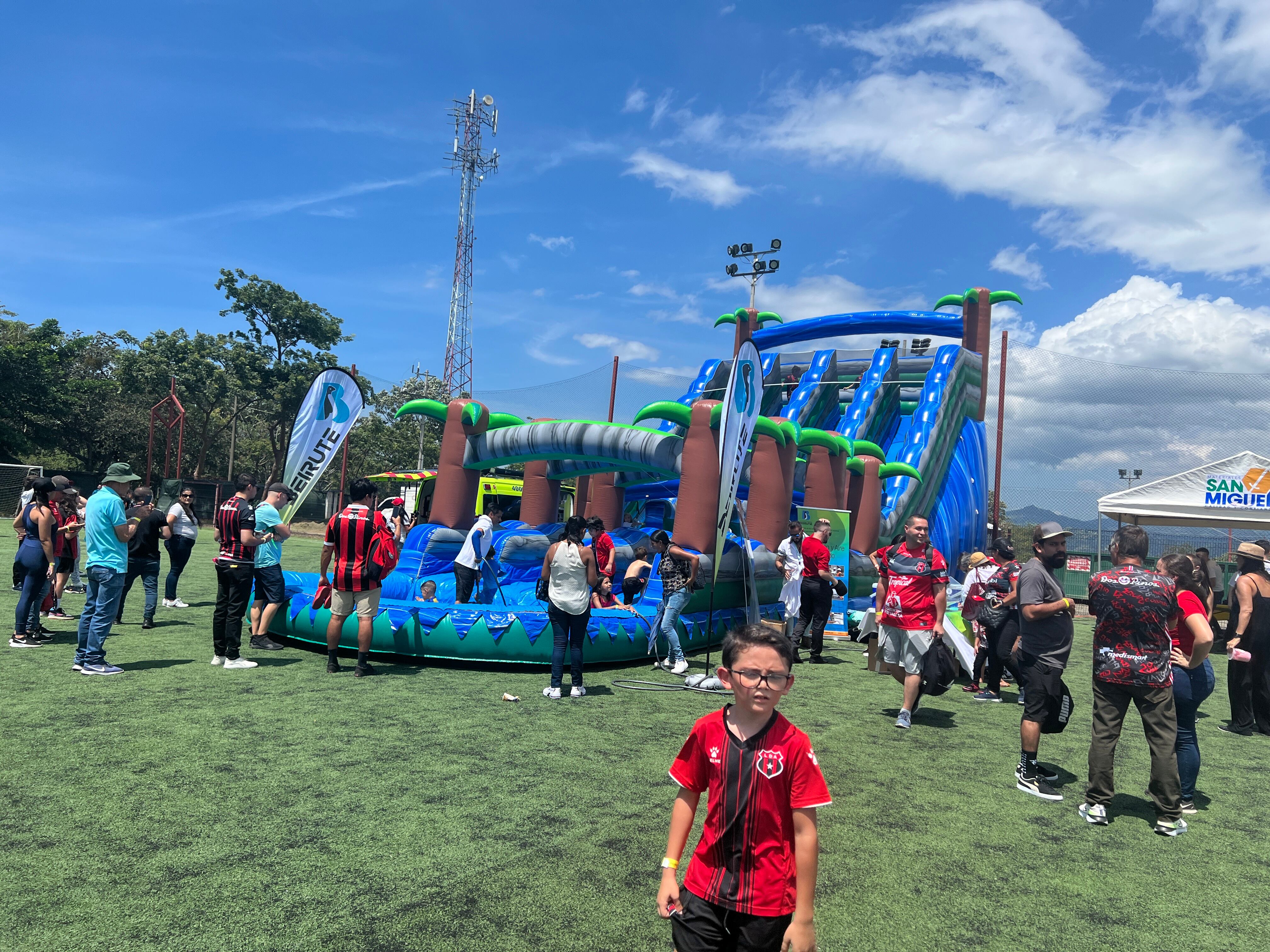 Alajuelense celebró el Día de la Niñez en el CAR.