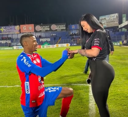 Derrickson Quirós
Xelajú de Guatemala
Compromiso de matrimonio
16 de febrero del 2026
Reproducción de Facebook