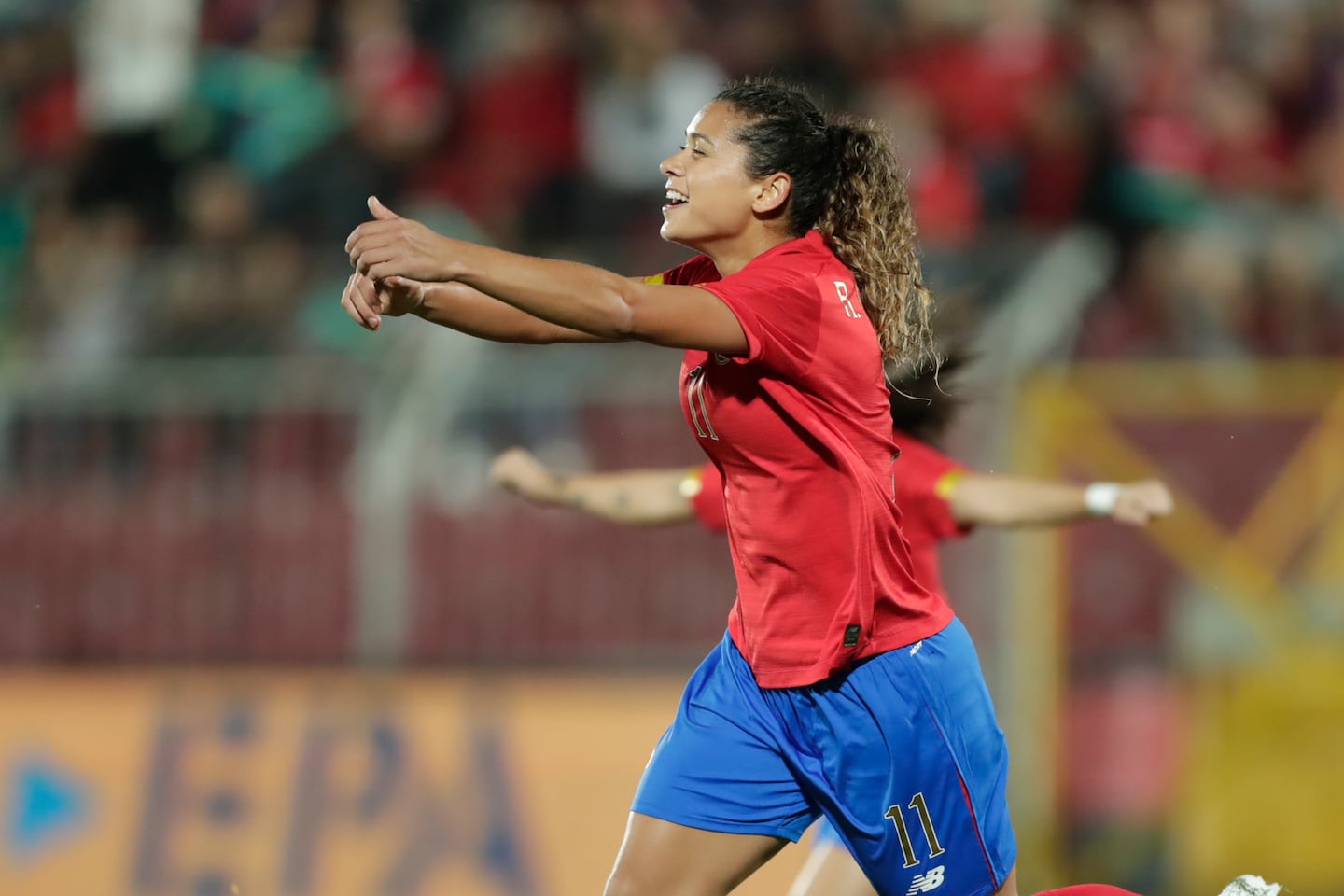 Futbolista Raquel Rodríguez llega a un club acostumbrado a llenar ...