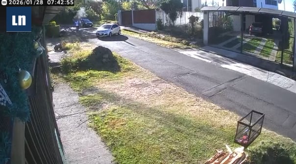 La víctima salía de una vivienda cuando fue abordada por un gatillero.