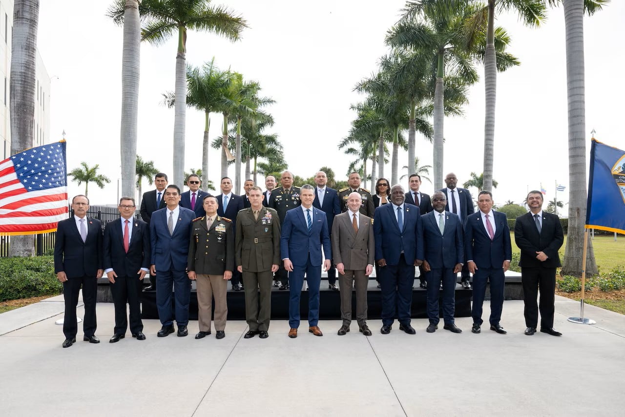 Mario Zamora, ministro de Seguridad, junto con otros representantes de países latinoamericanos en la firma del acuerdo.