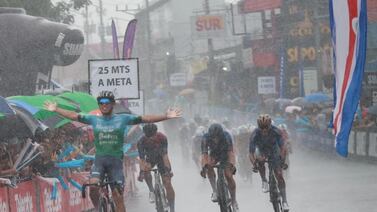 La locura llevó a Jason Huertas a ganar una jornada donde el peligro puso al límite a los ciclistas en la Vuelta a Costa Rica