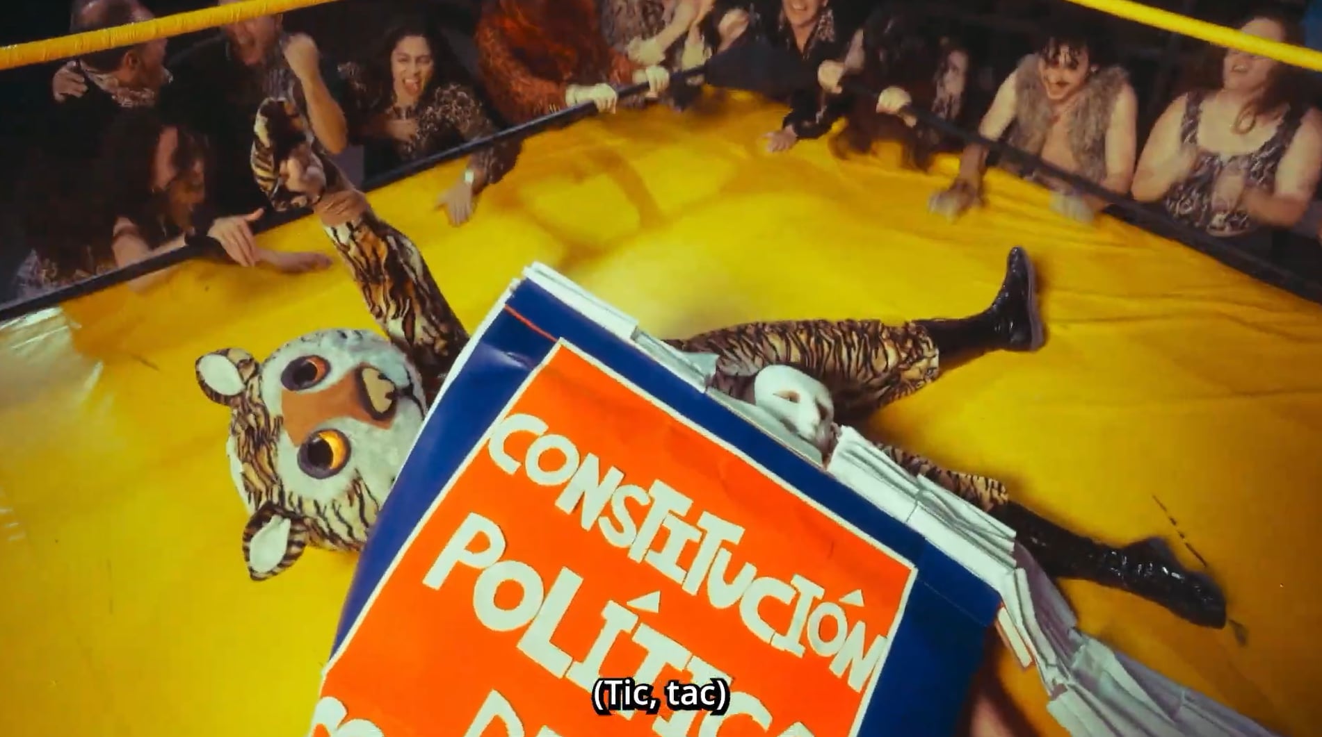 EXCLUSIVO DE LA NACION. El humorista Carlos Ramos participó en el quinto Chinaoke del 2025. Su papel fue el del árbitro en la pelea entre los personajes del jaguar y la Constitución Política.