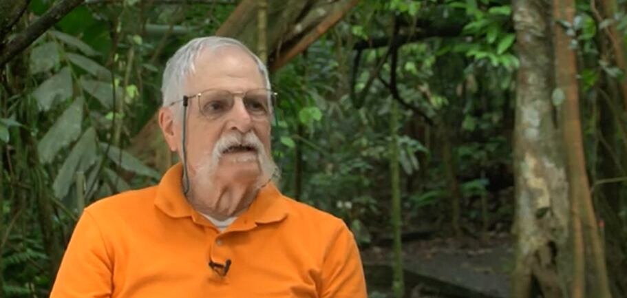 El herpetólogo estadounidense Jay Savage estudió los anfibios y reptiles de Centroamérica.