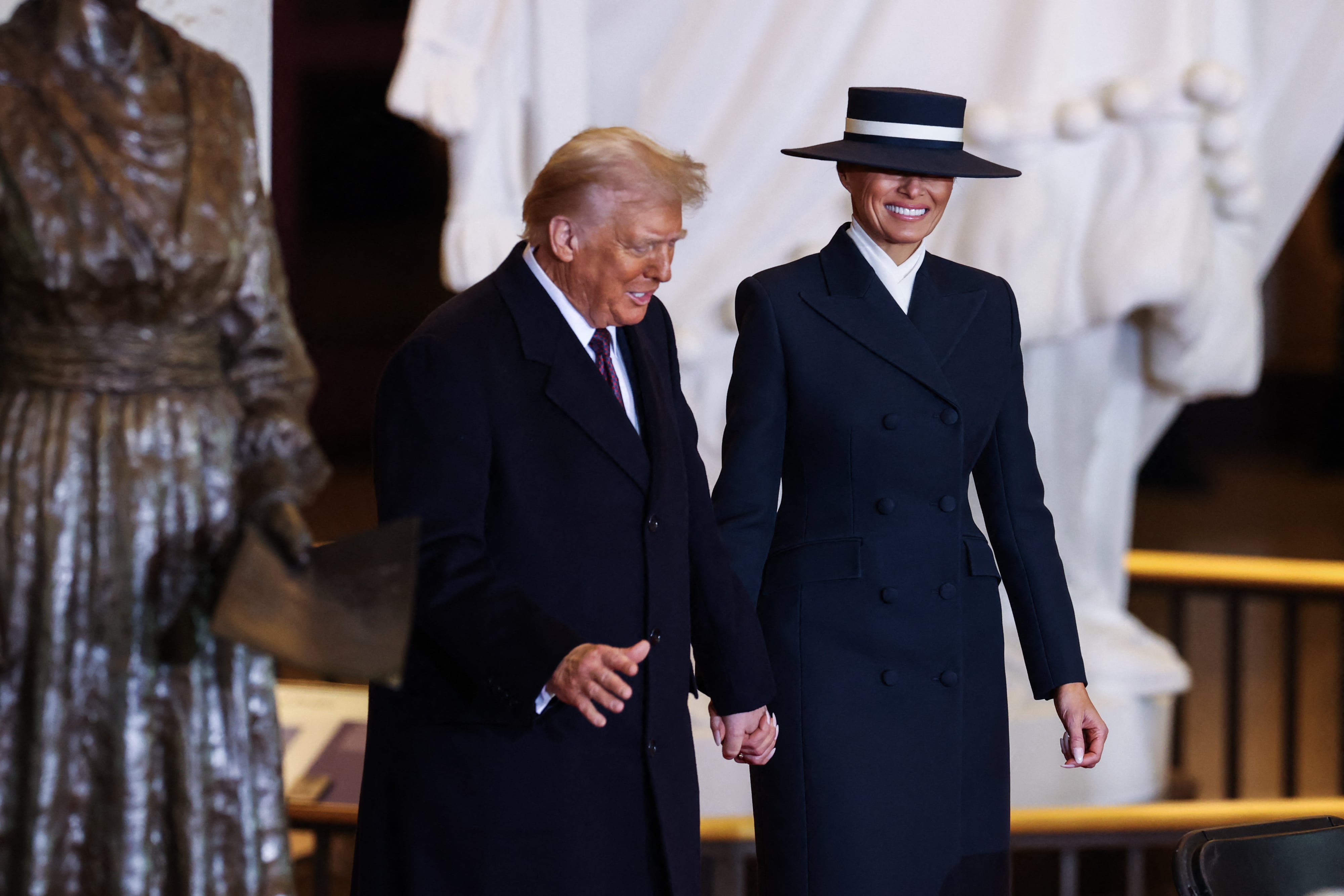 Imagen de Donald Trump acompañado por su esposa Melania durante la investidura como nuevo presidente de Estados Unidos.