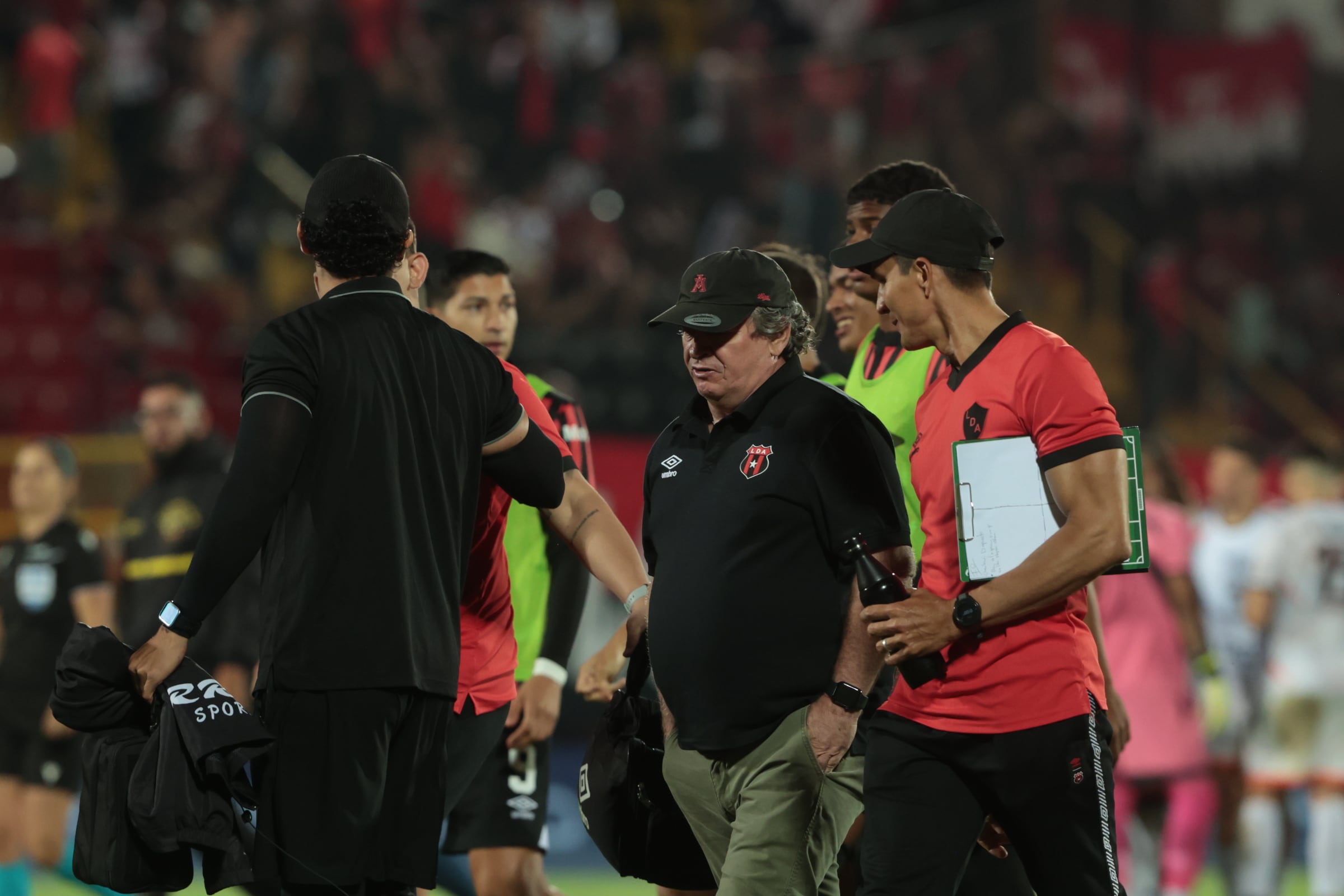 23/04/2026/ juego entre Liga Deportiva Alajuelense vs Puntarenas FC en el estadio Alejandro Morera Soto / foto John Durán