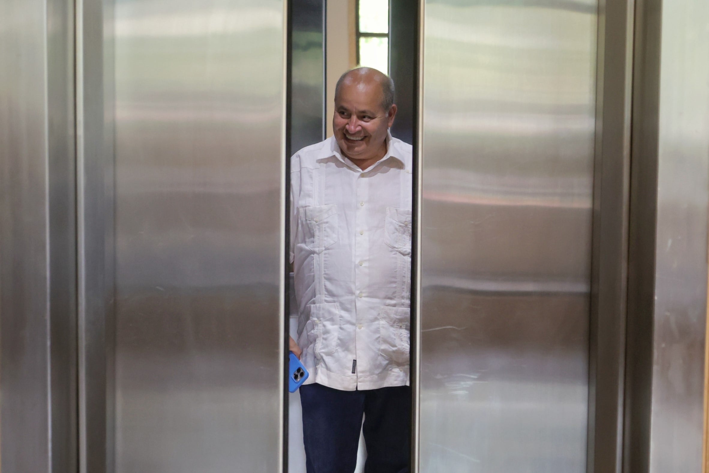 Freddy González aseguró que su apoyo a la campaña presidencial de Laura Fernández estuvo condicionada al compromiso del que el gobierno no apoyará proyectos que afecten los intereses del movimiento cooperativo.
