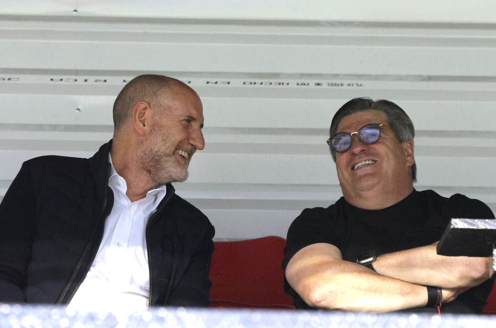 Miguel Herrera acudió a observar el partido entre Sporting y Liga Deportiva Alajuelense.