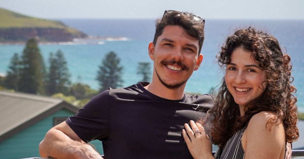 La pareja conformada por Amanda Aymerich y Luis Diego Elizondo viajará siete horas en total (ida y vuelta) desde Sídney hacia la capital australiana únicamente para ejercer su derecho al sufragio.