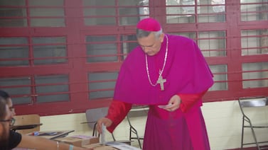 Monseñor Eugenio Salazar publica mensaje con frase de rechazo a dictaduras