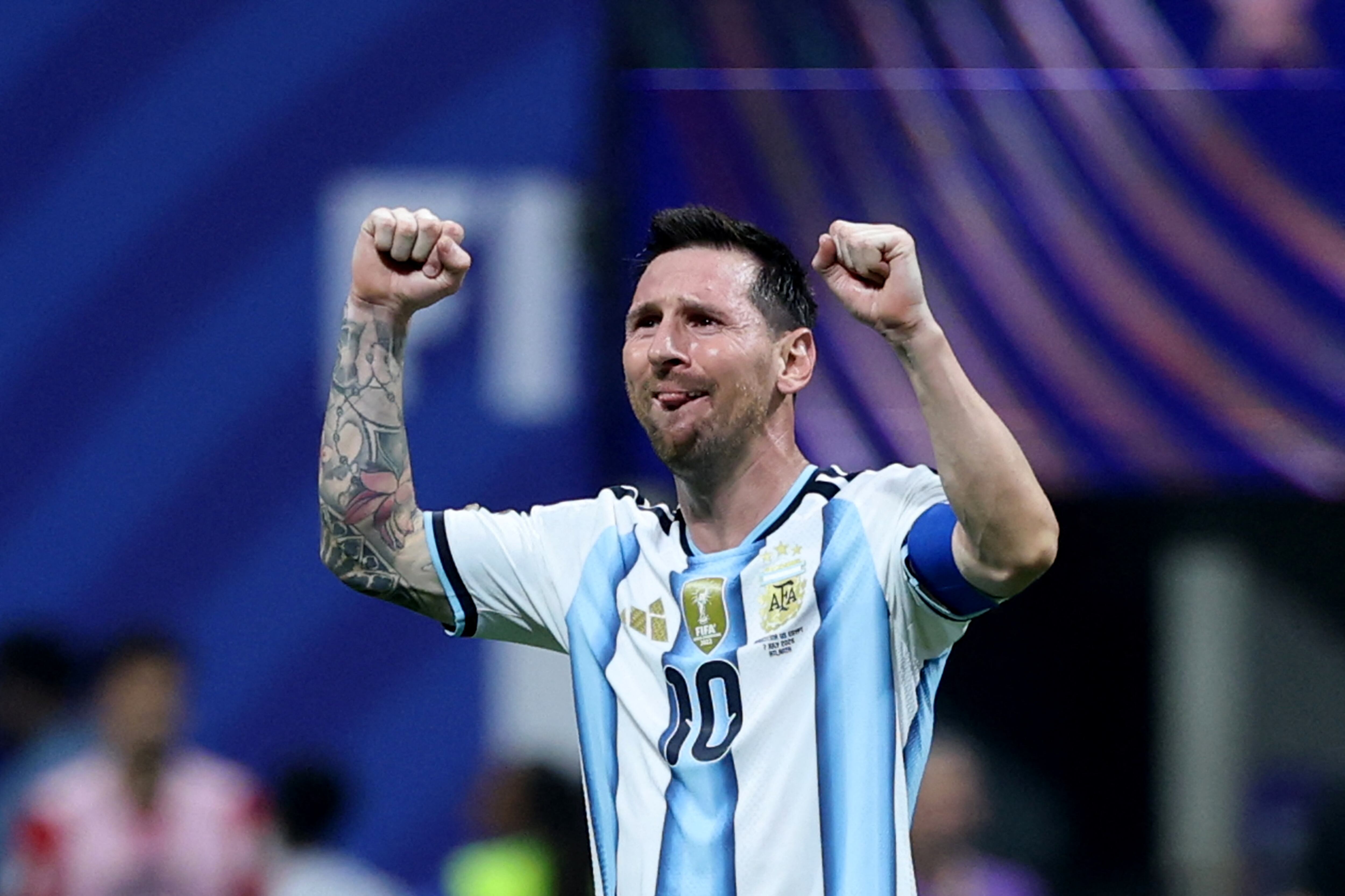 El delantero de Argentina Lionel Messi celebra con emoción la victoria ante Egipto por los octavos de final del Mundial 2026.
