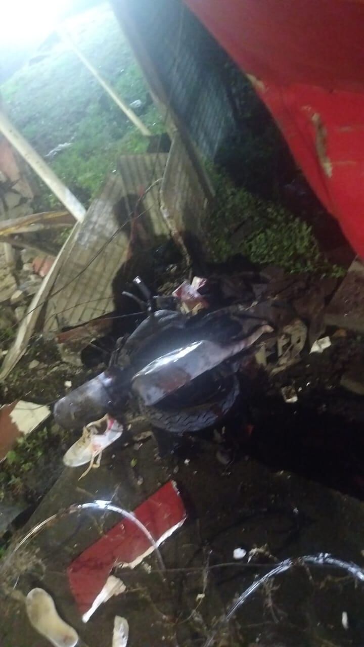 La motocicleta accidentada en El Roble.