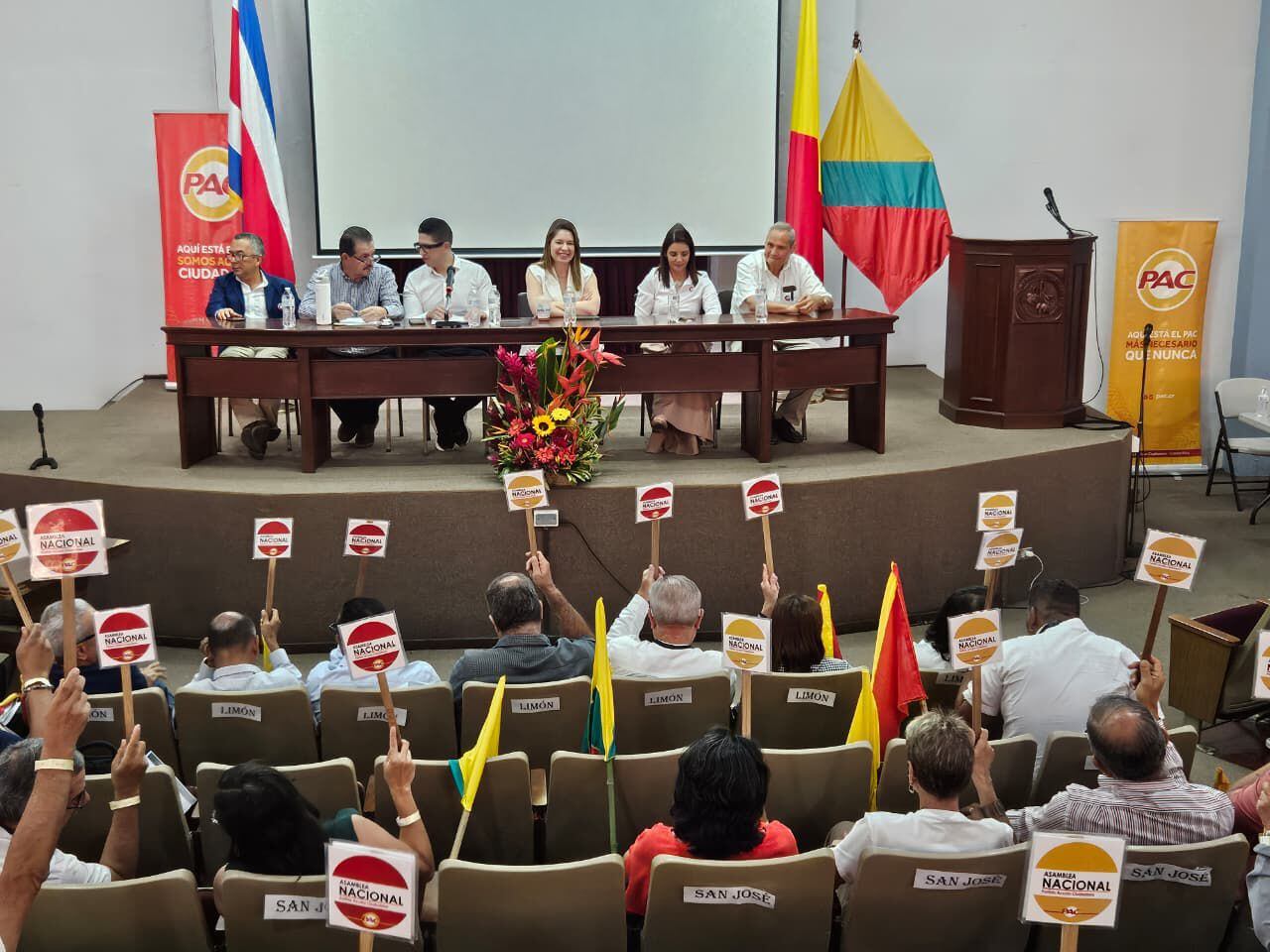 Anderea Centeno y Luis Felipe Aráuz, candidatos a las vicepressidencias por Coalición Agenda Ciudadana, obtuvieron el 100% de votos de apoyo durante la Asamblea Nacional del PAC.