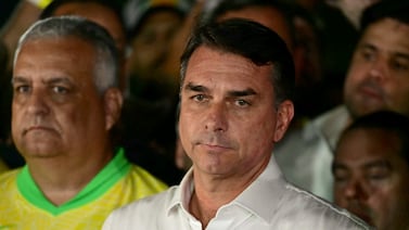 Flávio Bolsonaro anuncia que pedirá anular las elecciones en Brasil tras la victoria de Lula