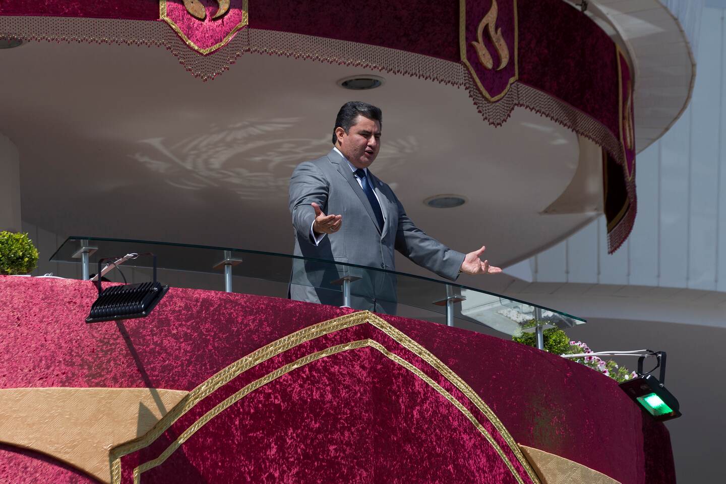 EUM20190604NAC05.JPG
CIUDAD DE MÉXICO, Detention/Detención-Luz del Mundo.- 4 junio 2019. El líder de la iglesia Luz del Mundo, Naasón Joaquín García, fue detenido por presunto tráfico de personas, pornografía infantil y otros delitos de índole sexual en Estados Unidos, confirmó la fiscalía de California. Recientemente fue homenajeado en el Palacio de Bellas Artes en un concierto sinfónico, organizado para tal motivo. Foto: Archivo Agencia EL UNIVERSAL/AFBV