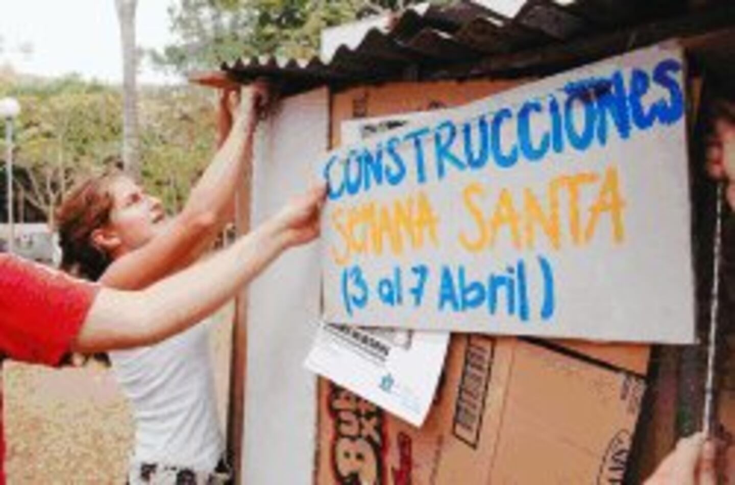 Buscan voluntarios para armar casas de pobres | La Nación