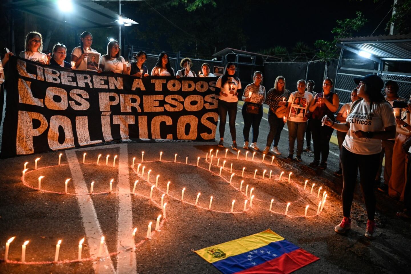 Venezuela promete excarcelar a 300 presos políticos esta semana