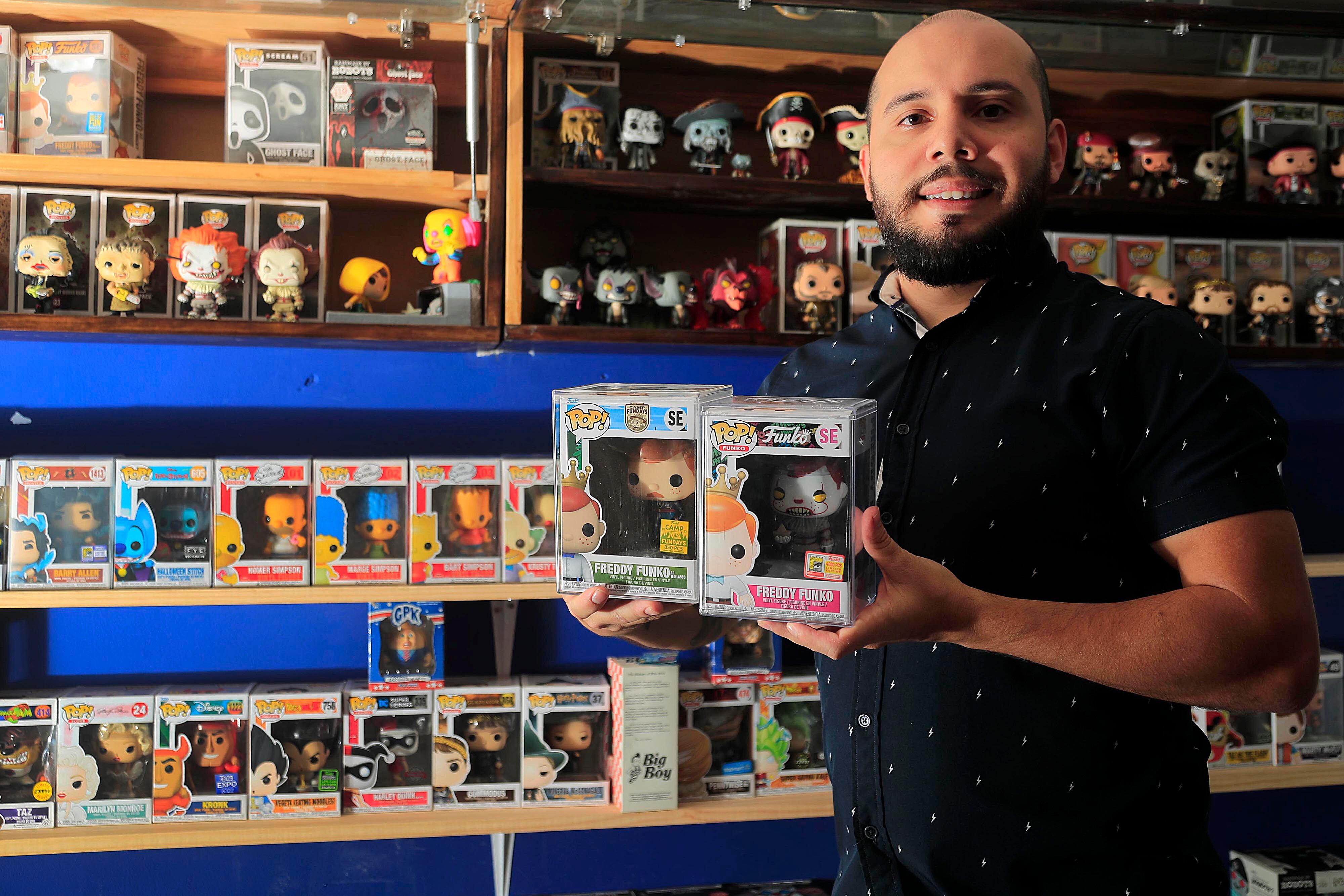 12/09/2023 Concepción de Tres Ríos. Victor Céspedes mostró su colección y principalmente el Big Boy, el primero de los funkos, así como otros de gran valor económico por ser de las primeras y exclusivas series que se lanzaron.