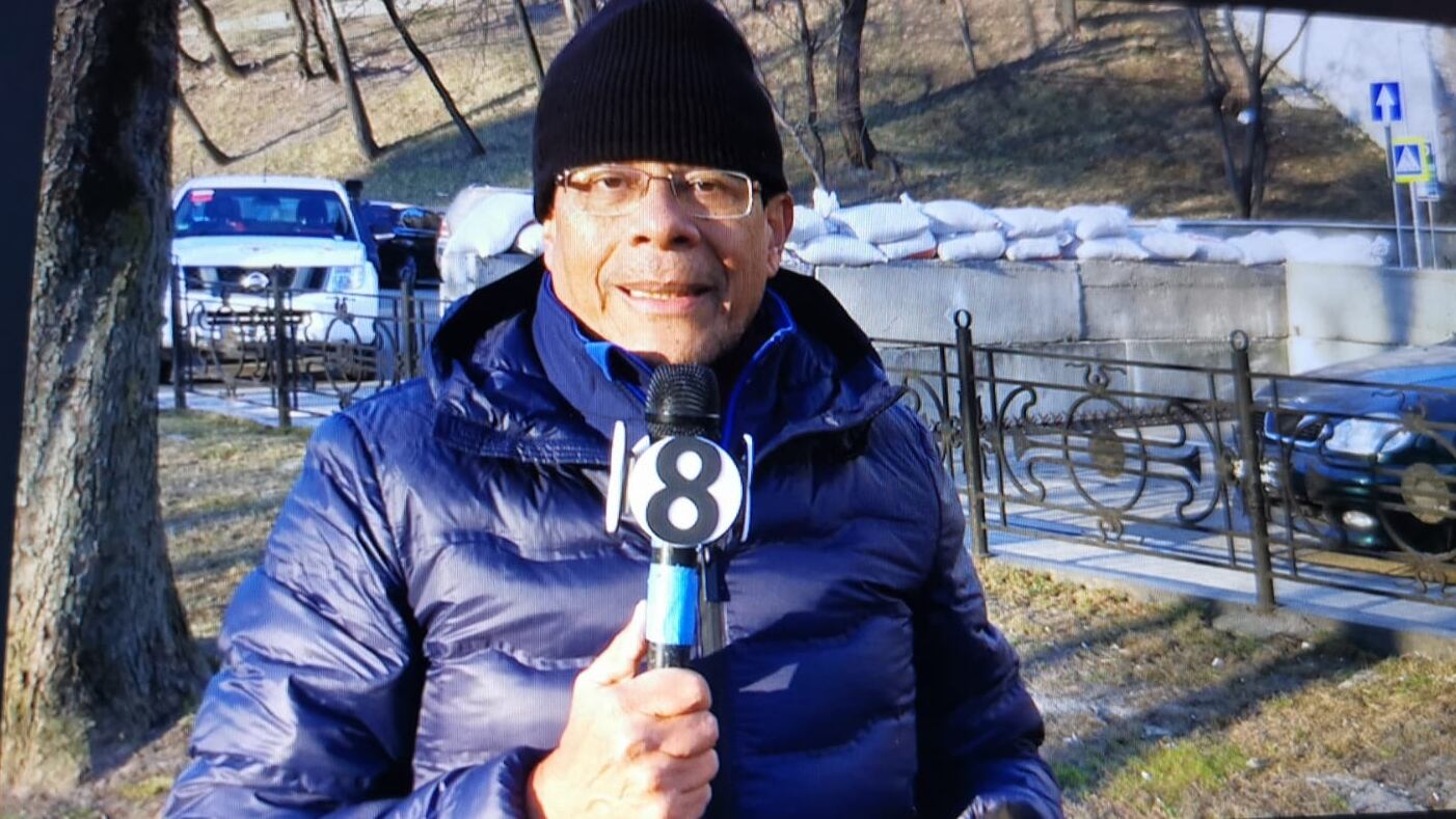 El periodista tico-colombiano, Héctor Guzmán, está desde la semana pasada en Ucrania, cubriendo la invasión de Rusia a ese país