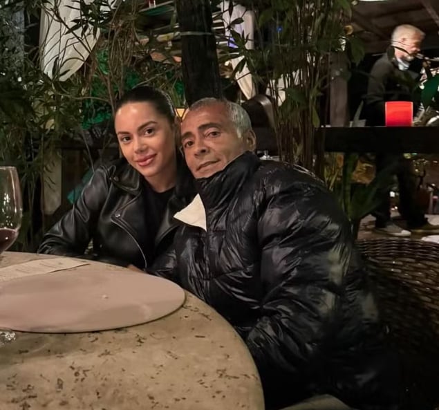 Romario se ve feliz con Alycia Gomes.