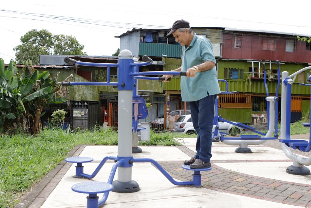 Antonio Valverde, de 68, en el mismo parque de San Juan