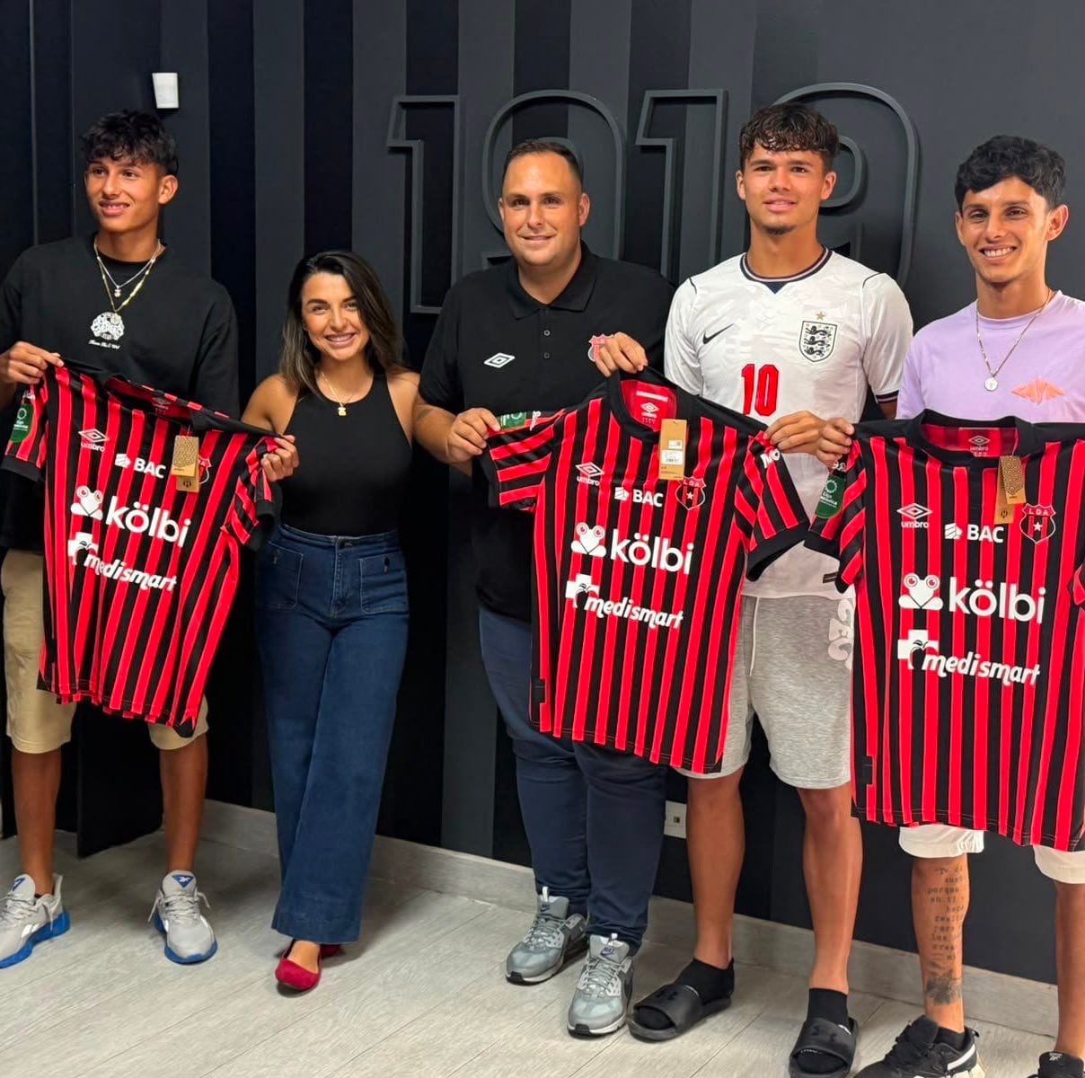 Priscila Robles concretó la llegada de tres juveniles a Liga Deportiva Alajuelense.