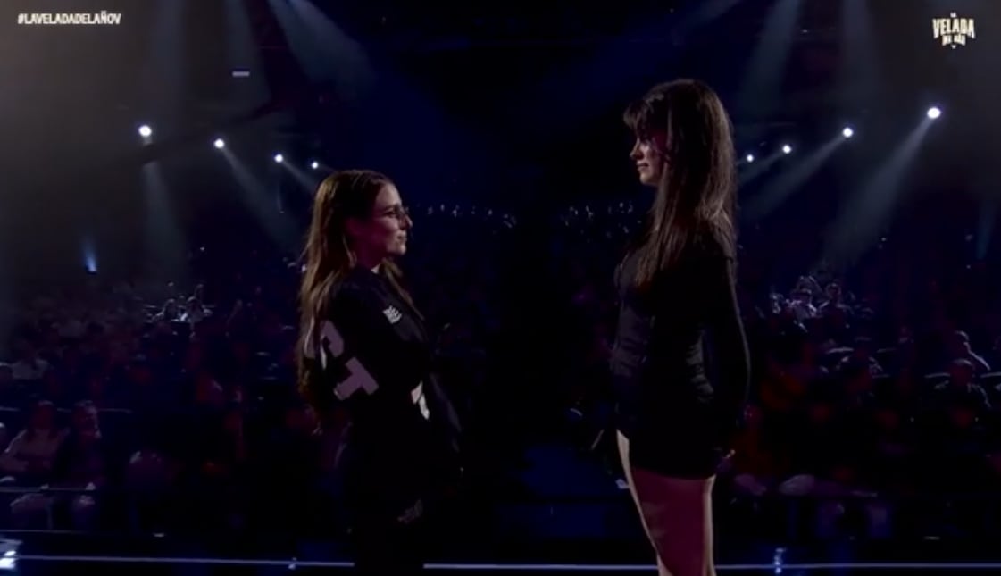 Roro (izq) ha practicado culturismo durante cinco años, mientras que Abby no ha entrenado en una década. La diferencia en altura es evidente.