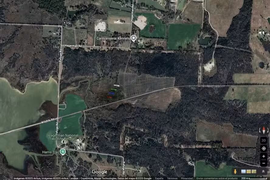 Un satélite Pleiades registró el paso de un Starlink en Texas y generó una inusual imagen multicolor por su alta velocidad.