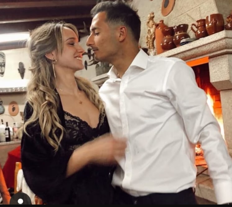 Celso Borges y su esposa Marta Peralta.