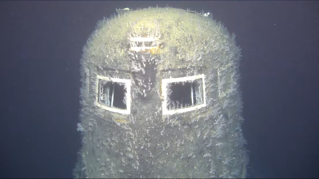 El submarino soviético K-278 Komsomolets sigue liberando material radioactivo en aguas profundas, aunque los expertos no hallaron daños en el ecosistema cercano.