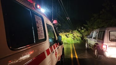 Lluvias causan severas inundaciones en Sámara y cortan paso hacia Nosara